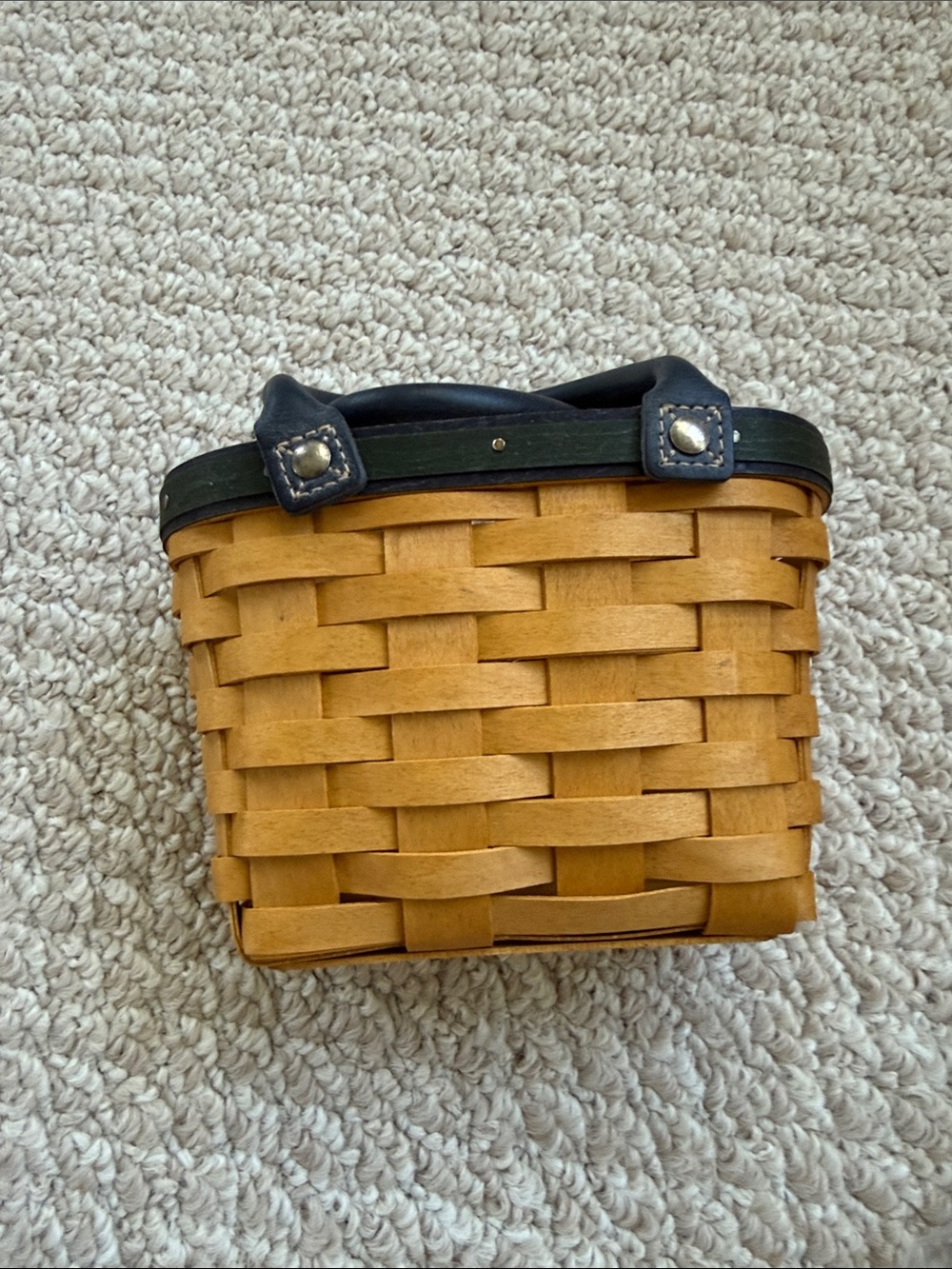 Longaberger 2005 Edition Renewal Basket (Mini Purse) Collectors Club - Picture 9 of 16